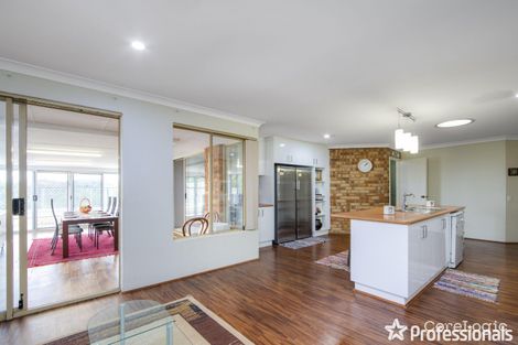 Property photo of 14 Hillside Road Mount Richon WA 6112