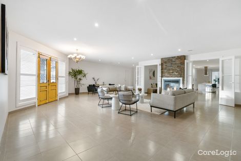 Property photo of 7 John Robert Place Taylors Hill VIC 3037