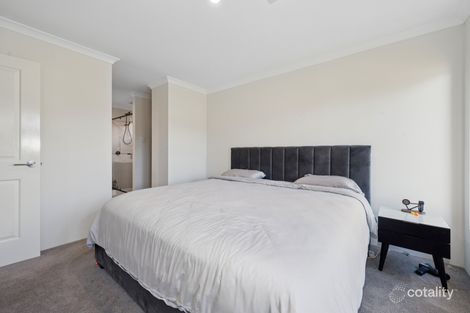 Property photo of 4 Lychee Way Maida Vale WA 6057
