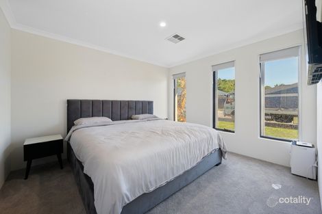 Property photo of 4 Lychee Way Maida Vale WA 6057