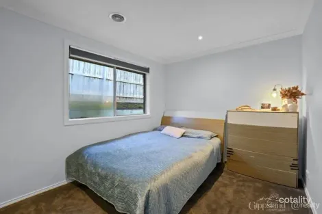 Property photo of 16 Skipton Street Drouin VIC 3818