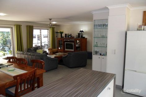 2/11 Roslin St, Moffat Beach, QLD 4551