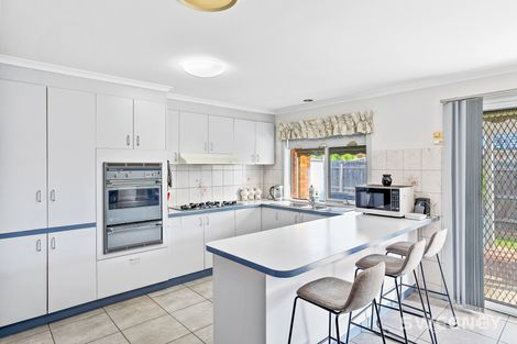 Property photo of 2/1 Eucalypt Court Altona Meadows VIC 3028