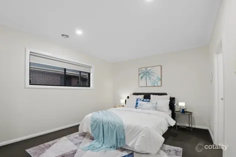 Property photo of 11 Watercarter Crescent Wollert VIC 3750