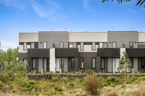 8 Lenox Walk, Point Cook, VIC 3030