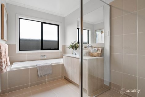 12 Hearth St, Cranbourne West, VIC 3977