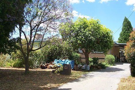 2 Edmund Tce, Kelmscott, WA 6111