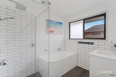Property photo of 170 K P McGrath Drive Elanora QLD 4221
