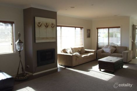 Property photo of 4 Bert Whiteley Place Orange NSW 2800
