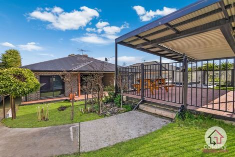 Property photo of 17 Golden Elm Court Kilmore VIC 3764