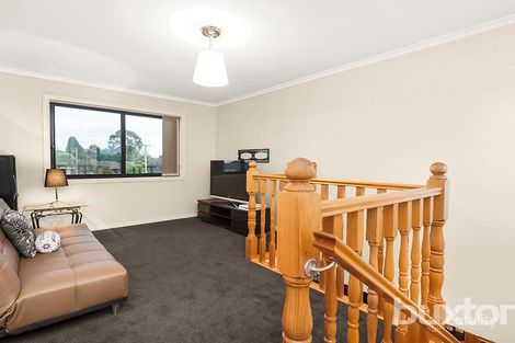 Property photo of 17 Ninevah Crescent Wheelers Hill VIC 3150