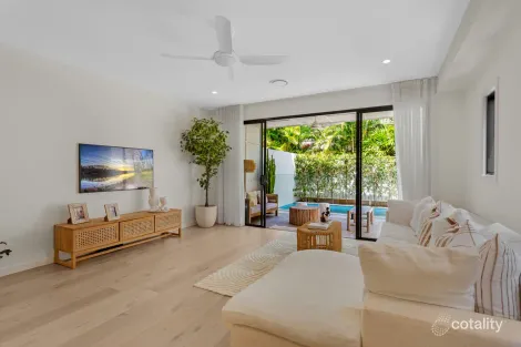 2/76 Seagull Ave, Mermaid Beach, QLD 4218