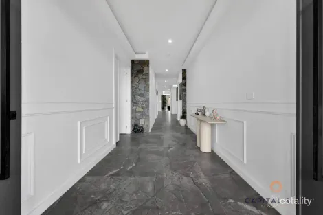 Property photo of 8 Separation Street Mickleham VIC 3064
