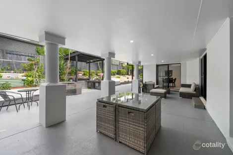 Property photo of 2 Amanu Crescent Pacific Pines QLD 4211