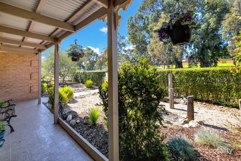 Property photo of 33 Racecourse Road Werribee VIC 3030
