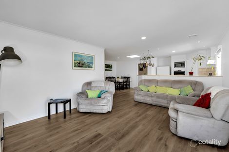 Property photo of 33 Racecourse Road Werribee VIC 3030