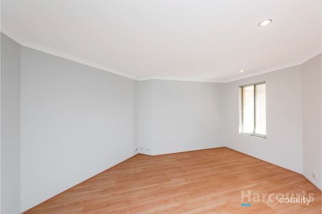 Property photo of 32 Chatsworth Drive Hocking WA 6065