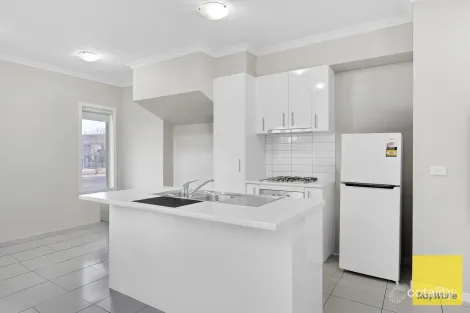 Property photo of 101 Emperor Parade Tarneit VIC 3029