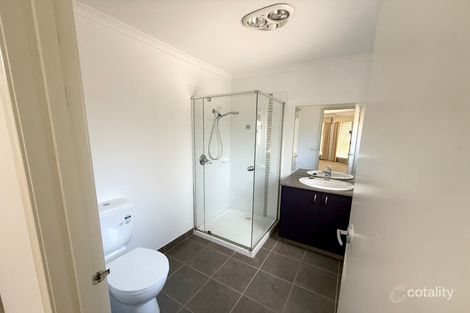 Property photo of 19 Klippel Way Caroline Springs VIC 3023