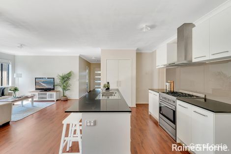 Property photo of 16 Fantail Way Brookfield VIC 3338