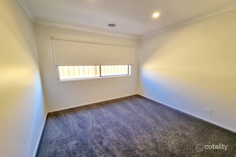 Property photo of 4 Dandelion Crescent Rockbank VIC 3335