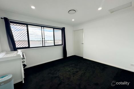 Property photo of 34 Mount Huntley Street Park Ridge QLD 4125
