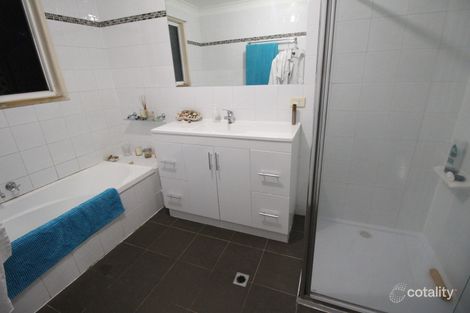 Property photo of 4 Leanne Court Mount Warren Park QLD 4207