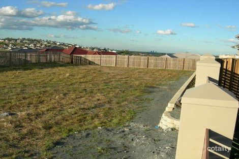 39 Harmsworth Rd, Pacific Pines, QLD 4211