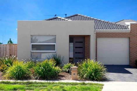 Property photo of 24 Windrest Way Point Cook VIC 3030