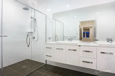 Property photo of 105 Holdsworth Street Coorparoo QLD 4151