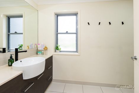 Property photo of 30/1 Belongil Street Pacific Pines QLD 4211
