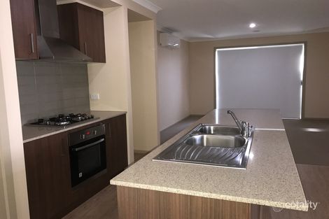 Property photo of 15 Avisha Way Narre Warren VIC 3805