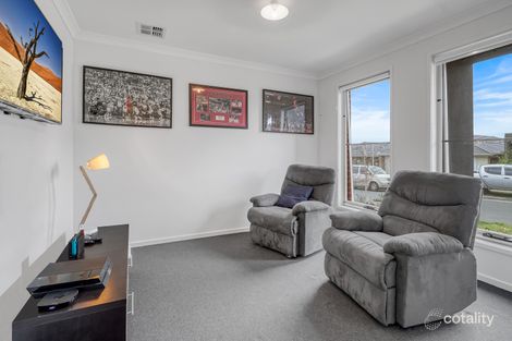 Property photo of 5 Swindale Way Clyde North VIC 3978