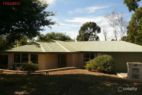 18 Tom Roberts Cres, Yallambie, VIC 3085