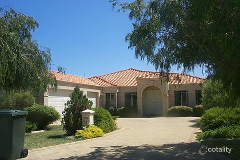 26 Paradise Cct, Halls Head, WA 6210