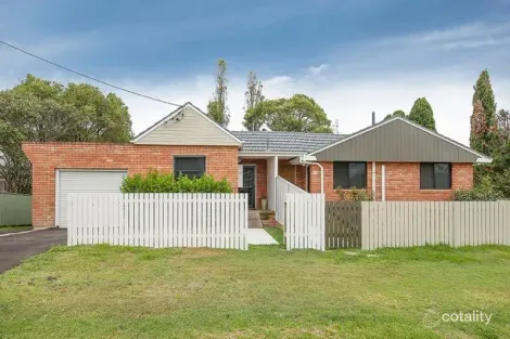 Property photo of 1/17 East Street Warners Bay NSW 2282