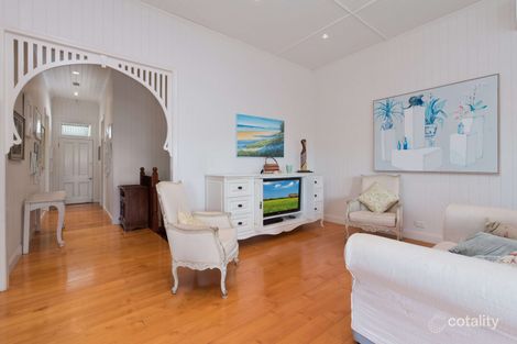 Property photo of 43 Lockerbie Street Kangaroo Point QLD 4169