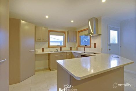 Property photo of 2 Verelle Street Hillcrest TAS 7320
