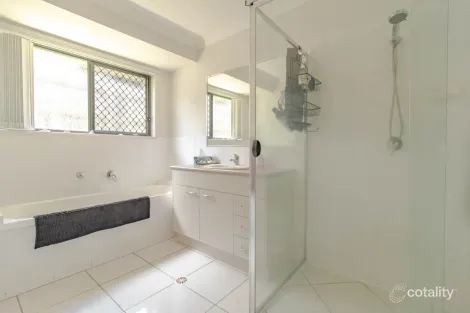 Property photo of 4 Portimao Court Oxenford QLD 4210