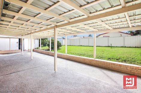 Property photo of 9 Warati Place Oak Flats NSW 2529