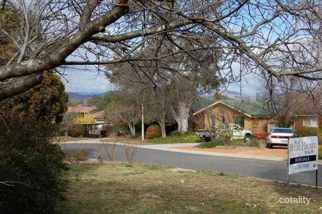 Property photo of 3 Henning Place Kambah ACT 2902