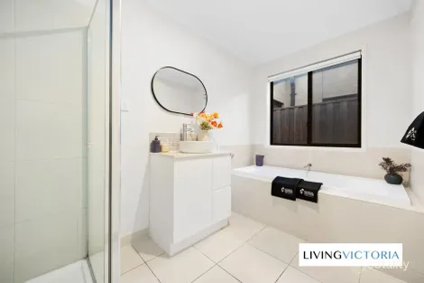 Property photo of 24 Jolimont Road Point Cook VIC 3030