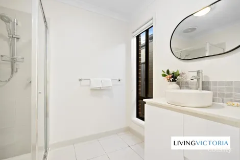 Property photo of 24 Jolimont Road Point Cook VIC 3030