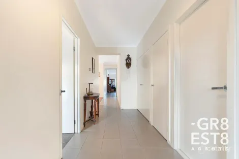 Property photo of 3 Rosslare Place Cranbourne VIC 3977