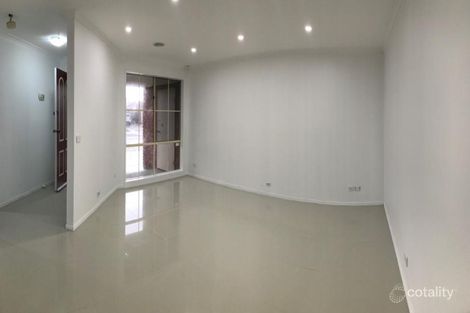 Property photo of 12 Conferta Court Cranbourne West VIC 3977