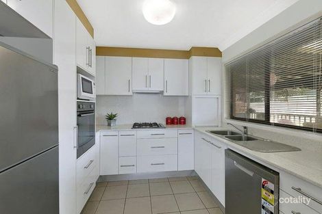 Property photo of 135 Kerry Crescent Berkeley Vale NSW 2261