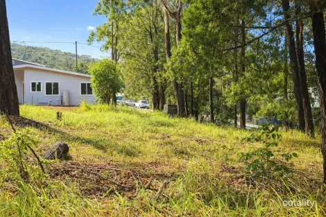 5 Callistemon St, Russell Island, QLD 4184