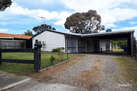 32 Evelyne Ave, Cranbourne, VIC 3977