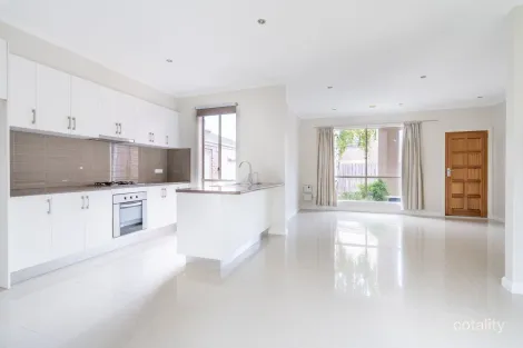 Property photo of 2/7 Kumara Circuit South Morang VIC 3752