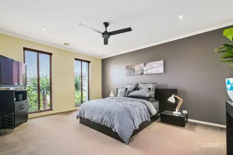 Property photo of 96 Skyline Way Berwick VIC 3806